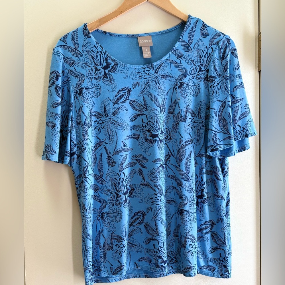 Chico’s Short Sleeve Blue Print Pullover Top